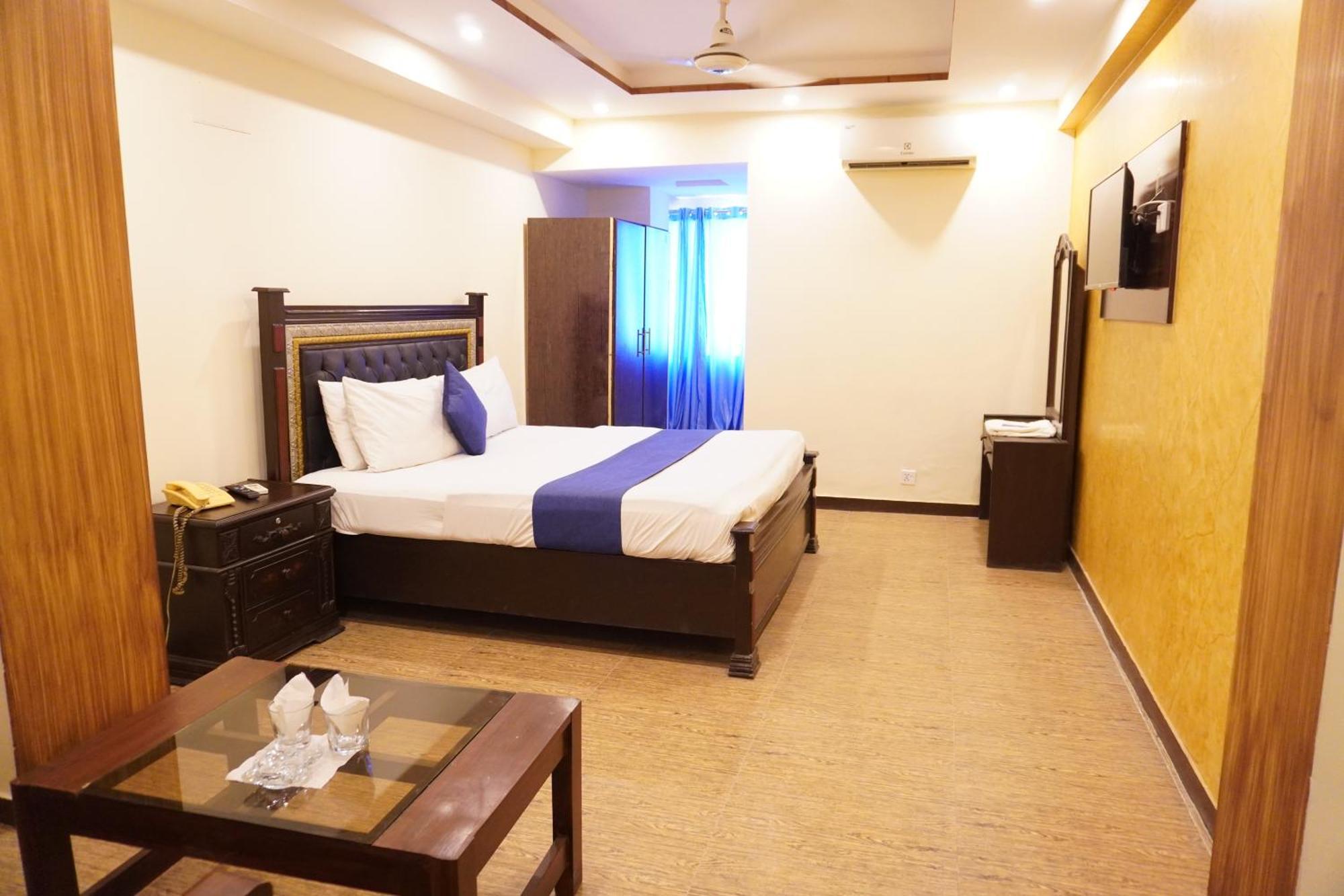National Hotel Lahore Exterior foto